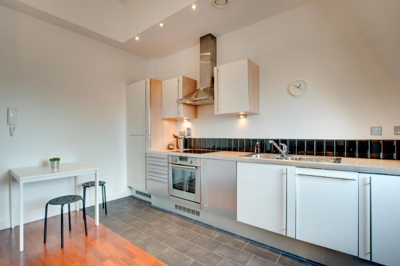 Crown Apartments 5A By Week2Week 뉴캐슬어폰타인 외부 사진